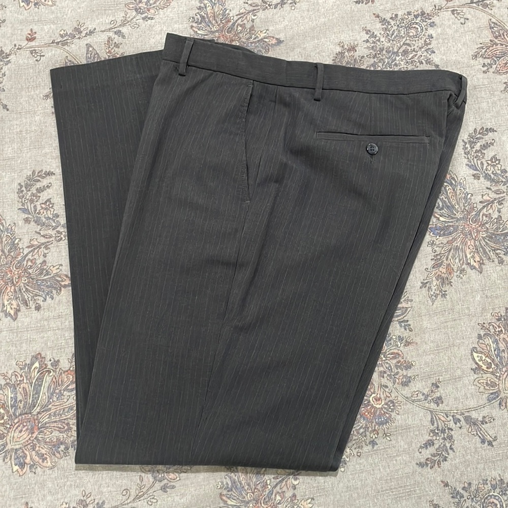 Calvin Klein grey pinstripe dress slacks. Men’s 36x32. Excellent condition.
